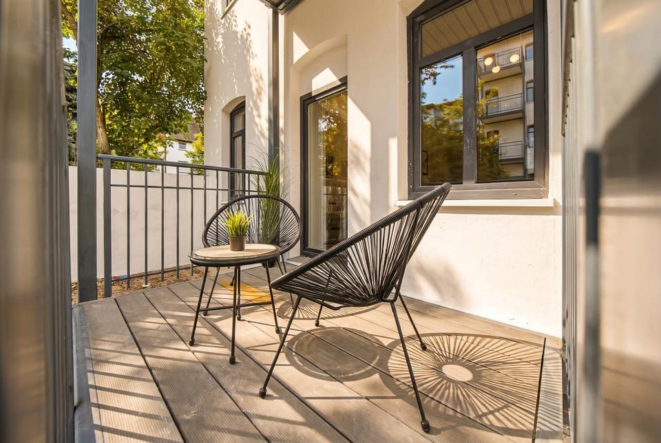 B1 ruhiges 2-Zimmer-Studio mit Balkon Apartment in Halle Saale