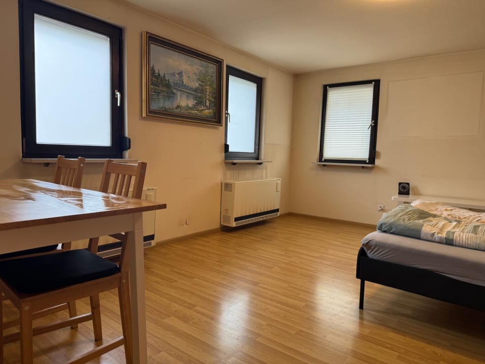 2 Zimmer mit gemeinschaftlichen Bad und Küche Ideal für Monteure und Kurzzeitgäste Apartment in Baden-Württemberg