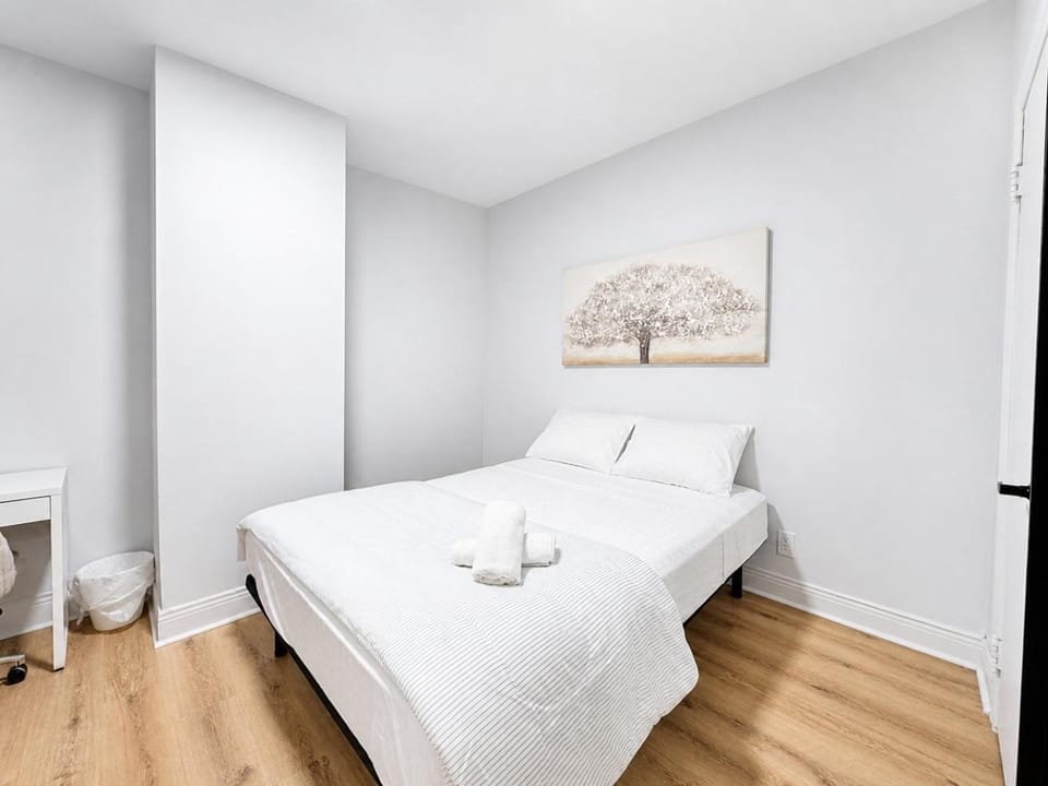 Beautiful 2 bedroom unit downtown Apartment in Boucherville