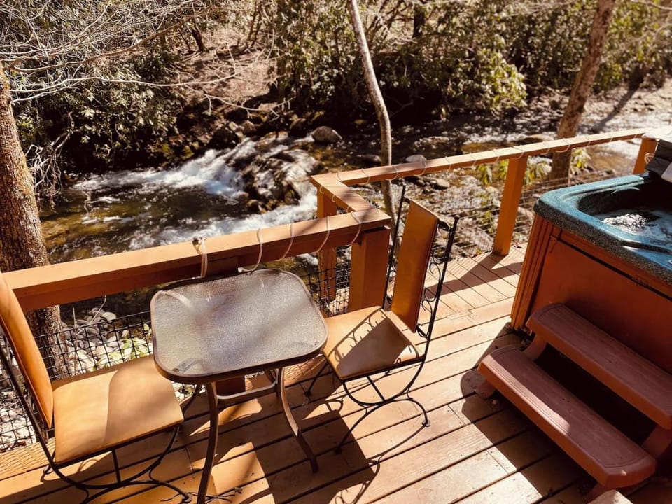 Laurelwood Falls Cabin Cabin in Cosby
