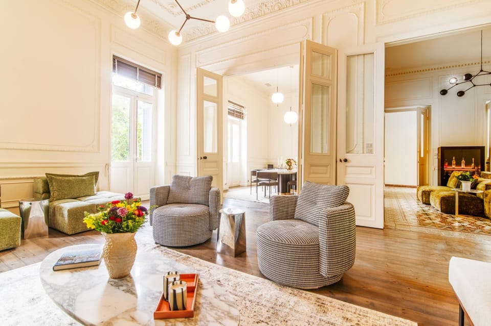 Historical Palace with Acropolis Views and Pool Villa in Athens