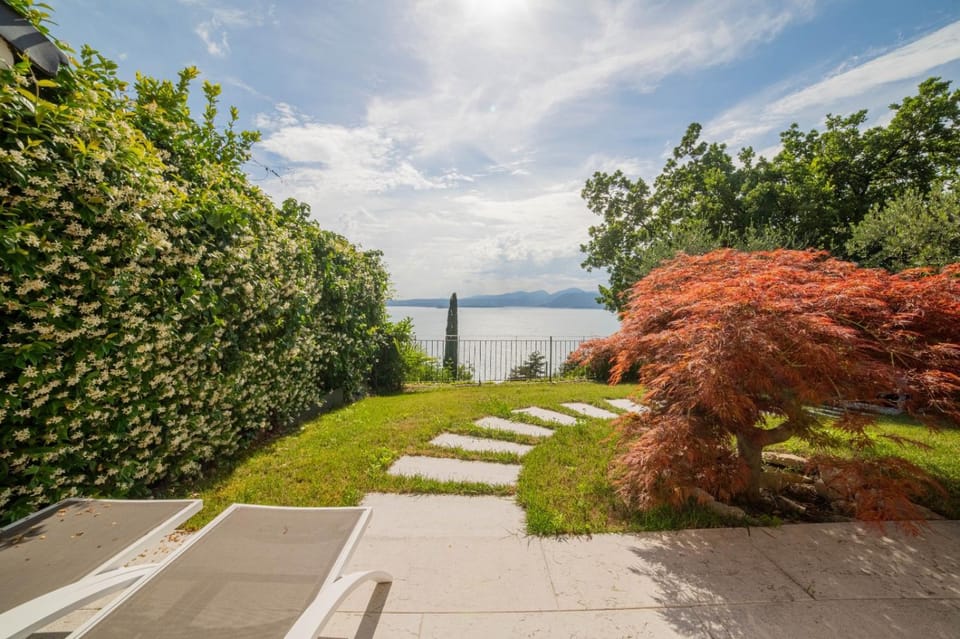 Garden, Garden view, Lake view