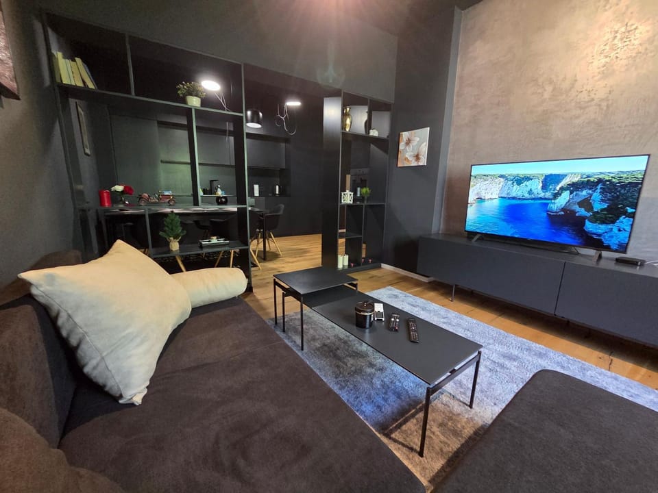 Elegant Oasis Top Center,NDK,Vitosha Blvd Apartment in Sofia