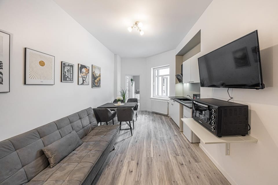 B2 ruhiges 2-Zimmer-Studio mit Balkon Apartment in Halle Saale
