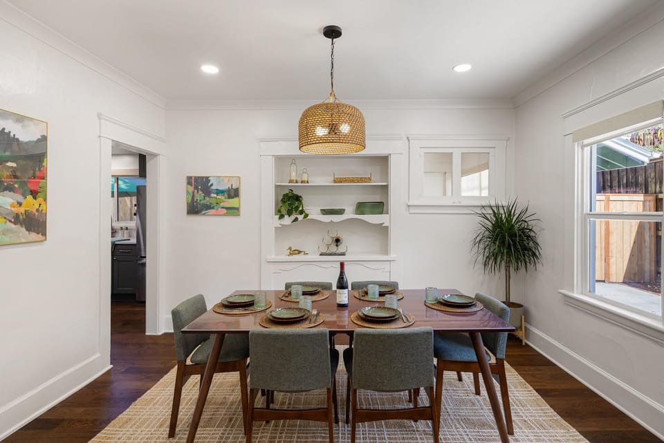 Emerald on Orchard – Luxury Eugene Vacation Rental Near UO home House in Eugene