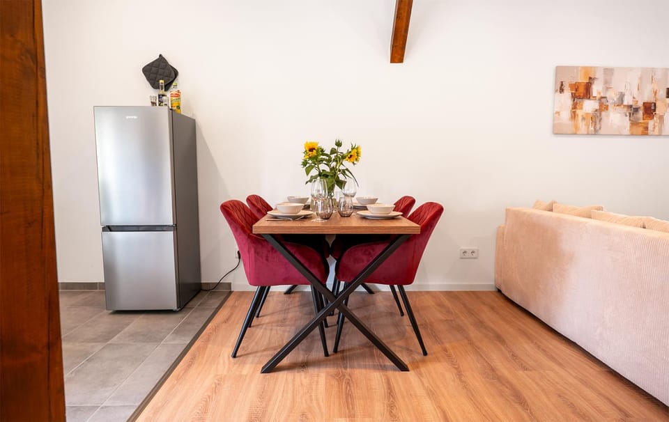 Living room, Dining area, Food