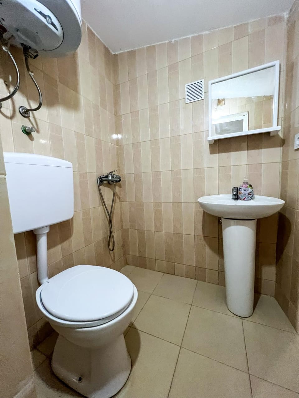 Shower, Toilet