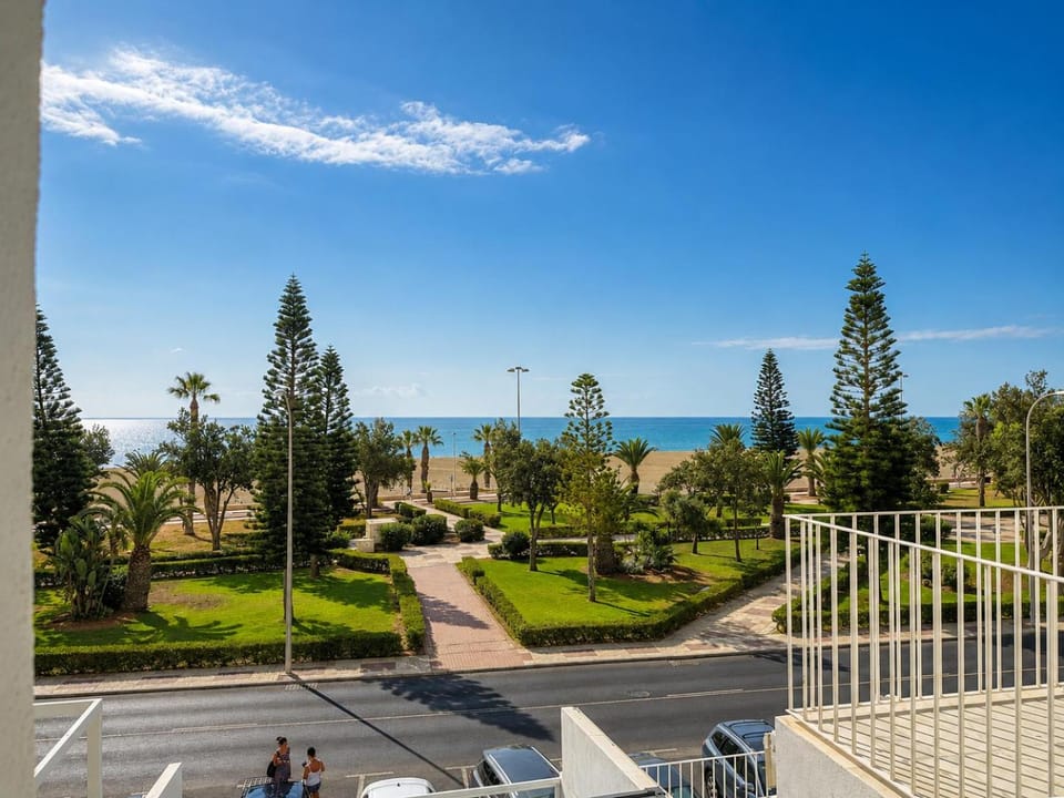 Garden, Sea view