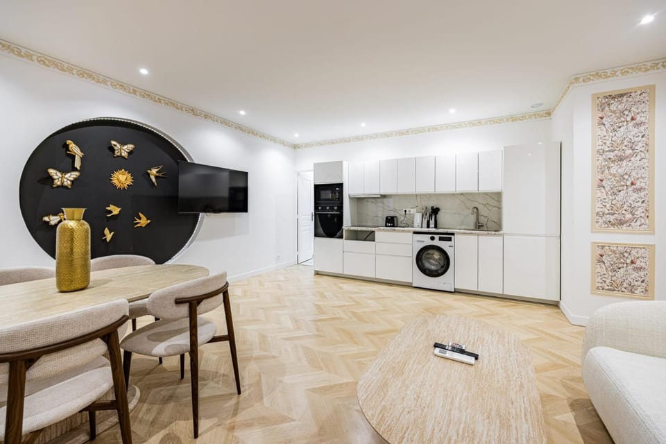 Arche Royale Apartment in Paris