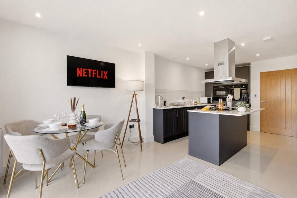 Communal lounge/ TV room, TV and multimedia, Dining area, Dinner, kitchen