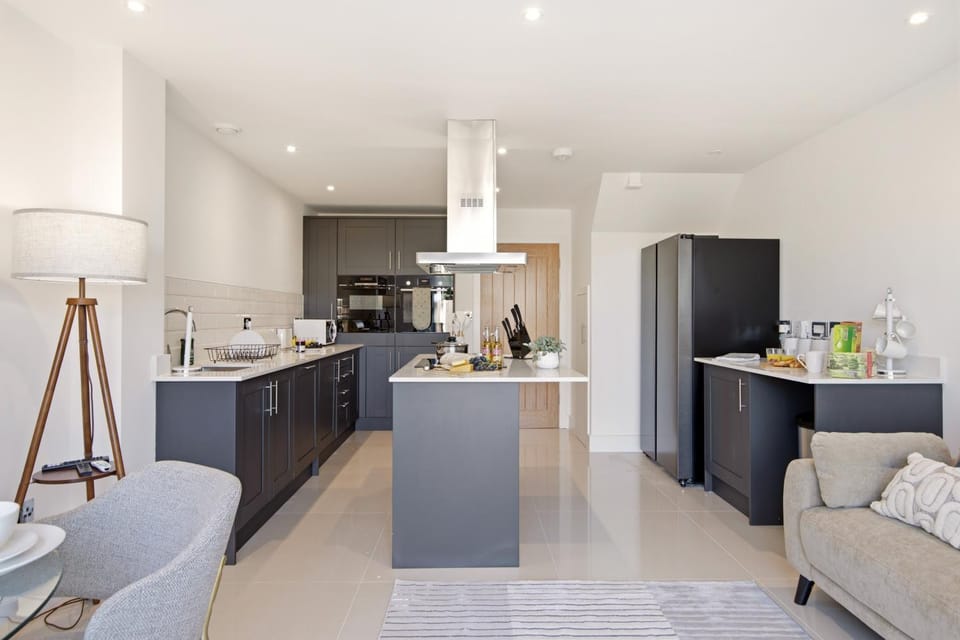 Dining area, kitchen