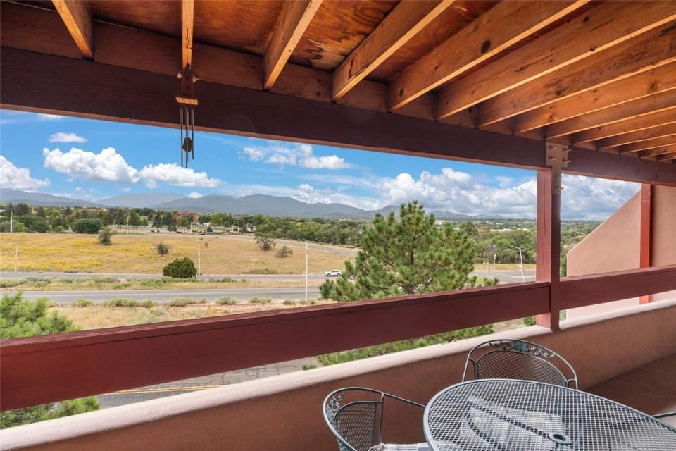 Southwest Retreat with Mountain Views! Apartment in Santa Fe