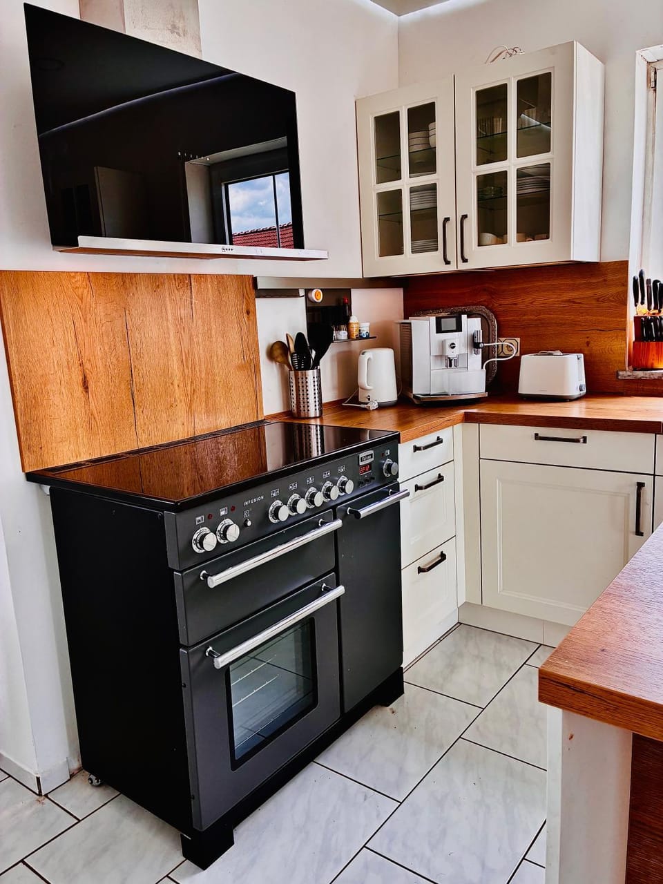 Mediterrane Ferienwohnung mit Whirlpool und Weitblick Apartment in Saarland, 66, Germany