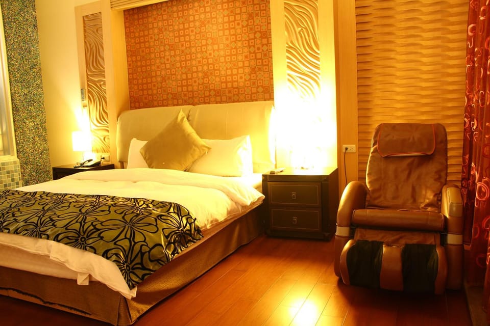 Bedroom, bunk bed