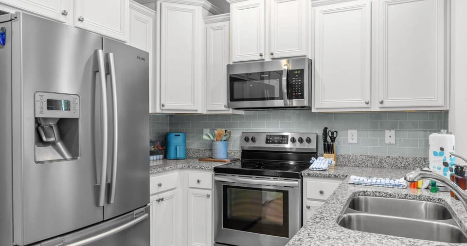 Pointe of Paradise - 3BR Near the Beach House in Upper Grand Lagoon