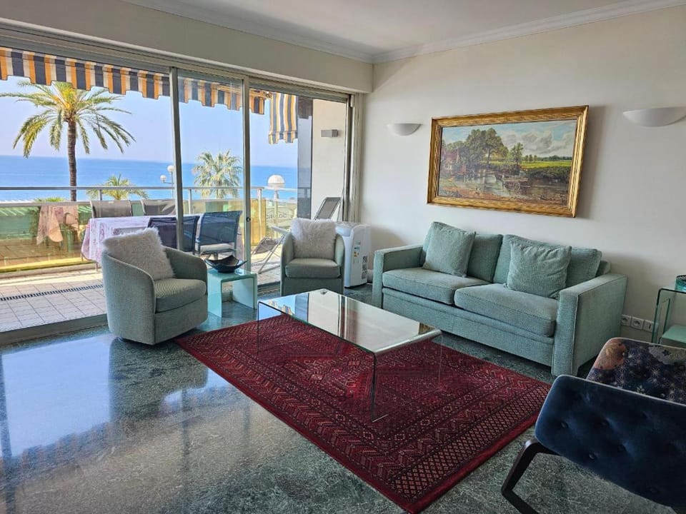 The Best Location in Promenade des Anglais Apartment in Nice
