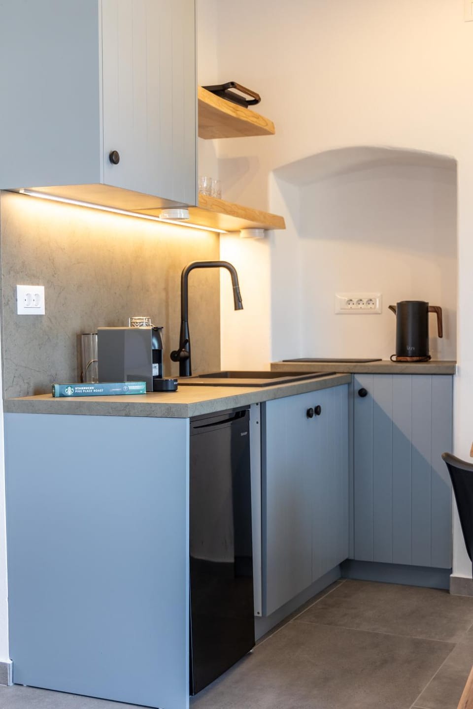 JFK Home Apartment in Milos