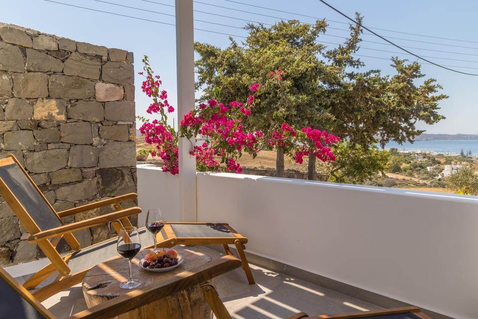 JFK Home Apartment in Milos