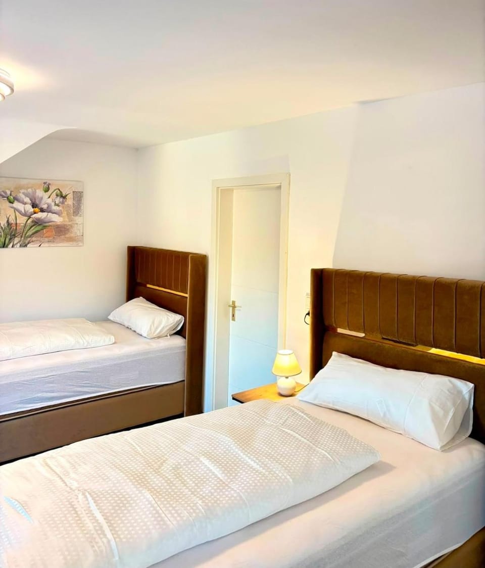 Comfy Apartment Zentrum nähe - Renoviert & Modernisiert Apartment in Saarbrücken