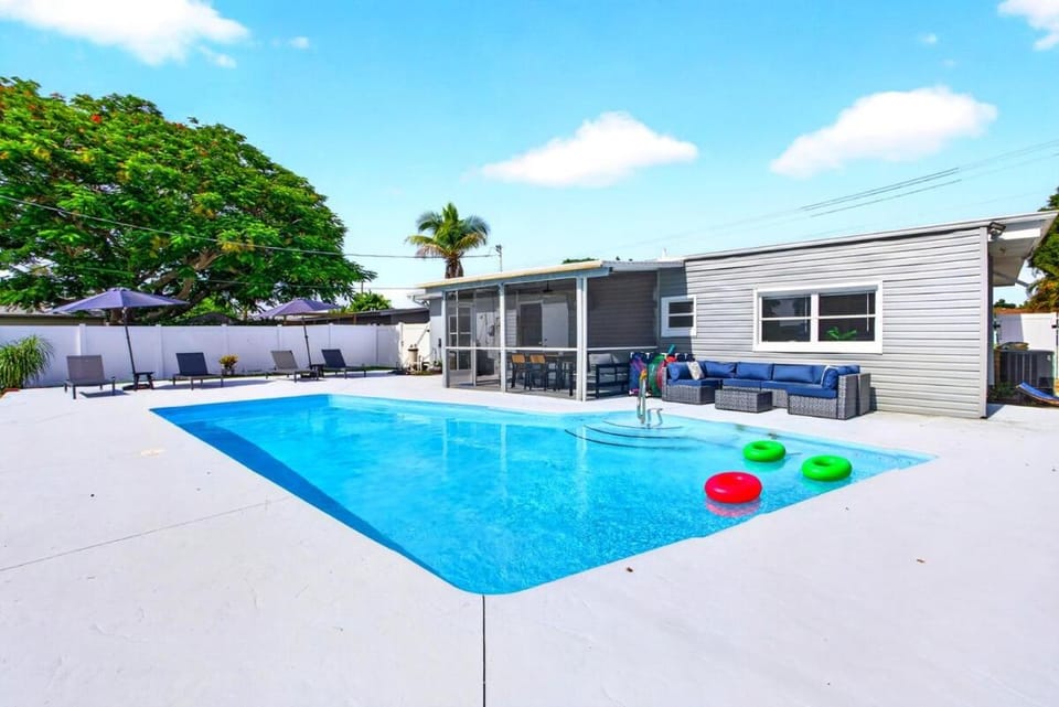 Solara House 3BDR 2BTH 5BEDS NEAR BEACH House in Fort Myers