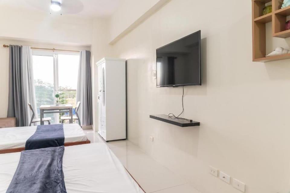 Taal View or LG Unit 1BR Wifi Near Sky Ranch Apartment in Tagaytay