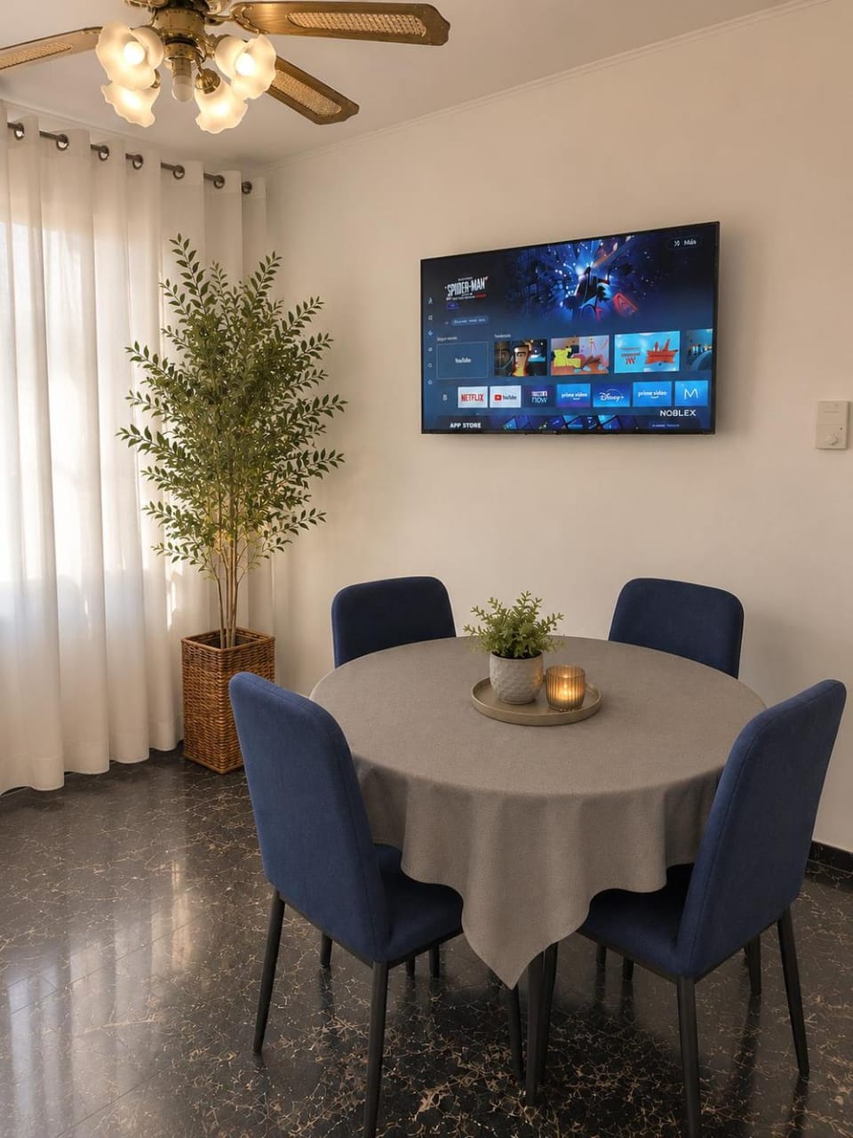 TV and multimedia, Living room, Seating area
