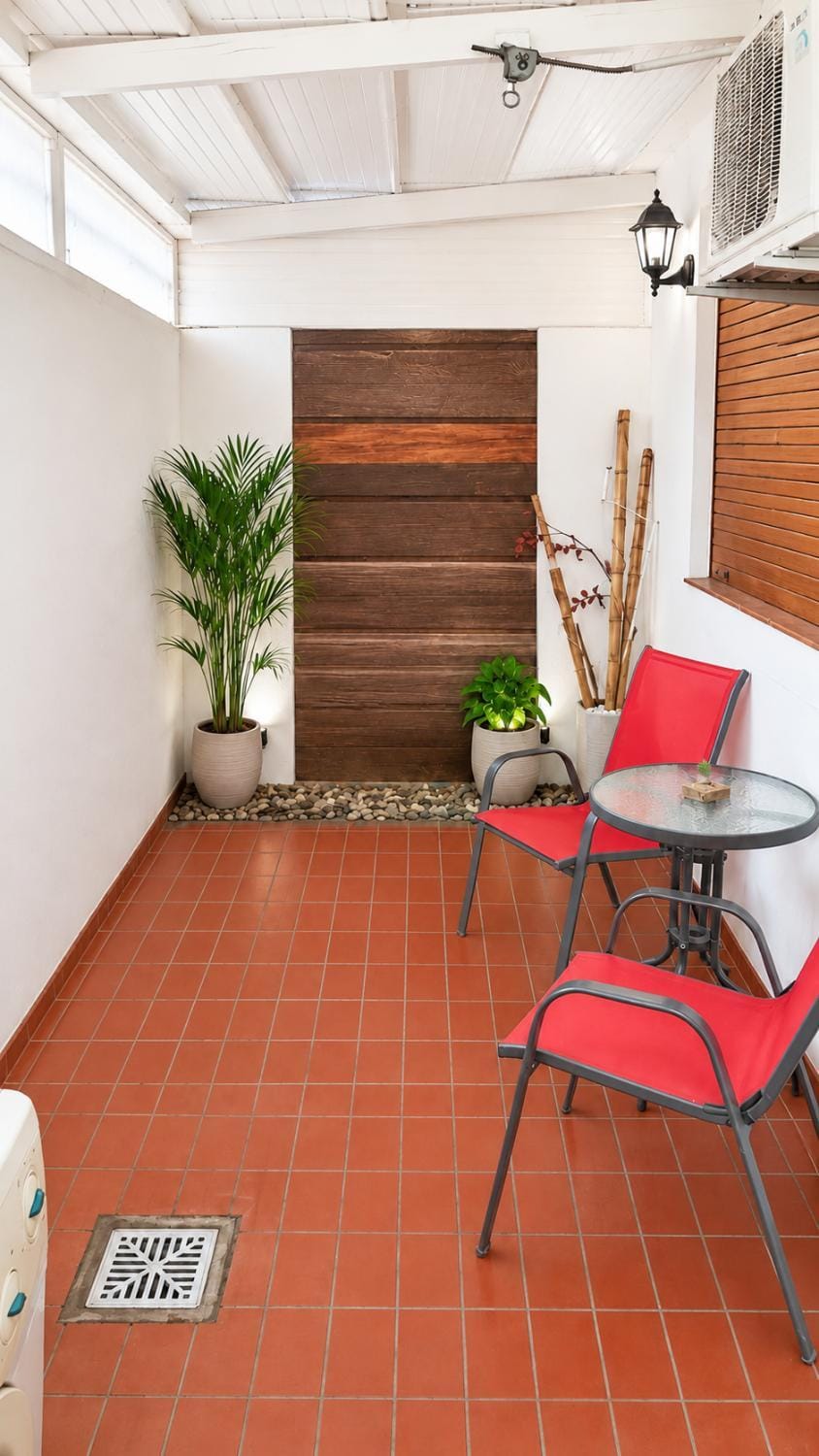 Patio, Living room, Seating area, Dining area, air conditioner