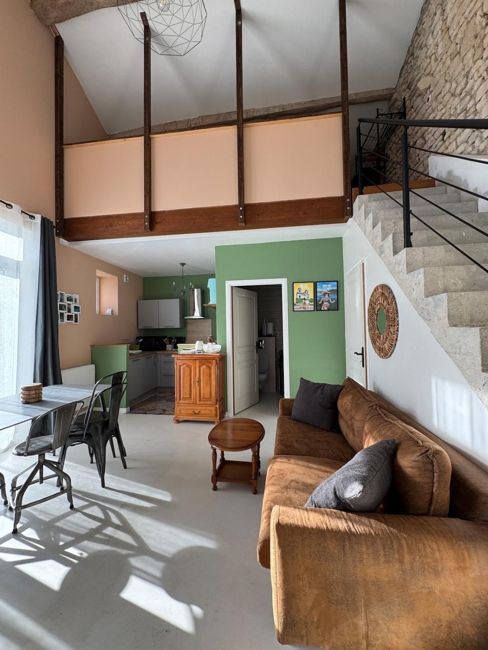 Kitchen or kitchenette, Living room, Seating area, Dining area