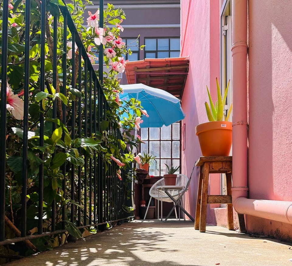 Boogaloo House The Pink Suite Vacation rental in Setúbal Municipality