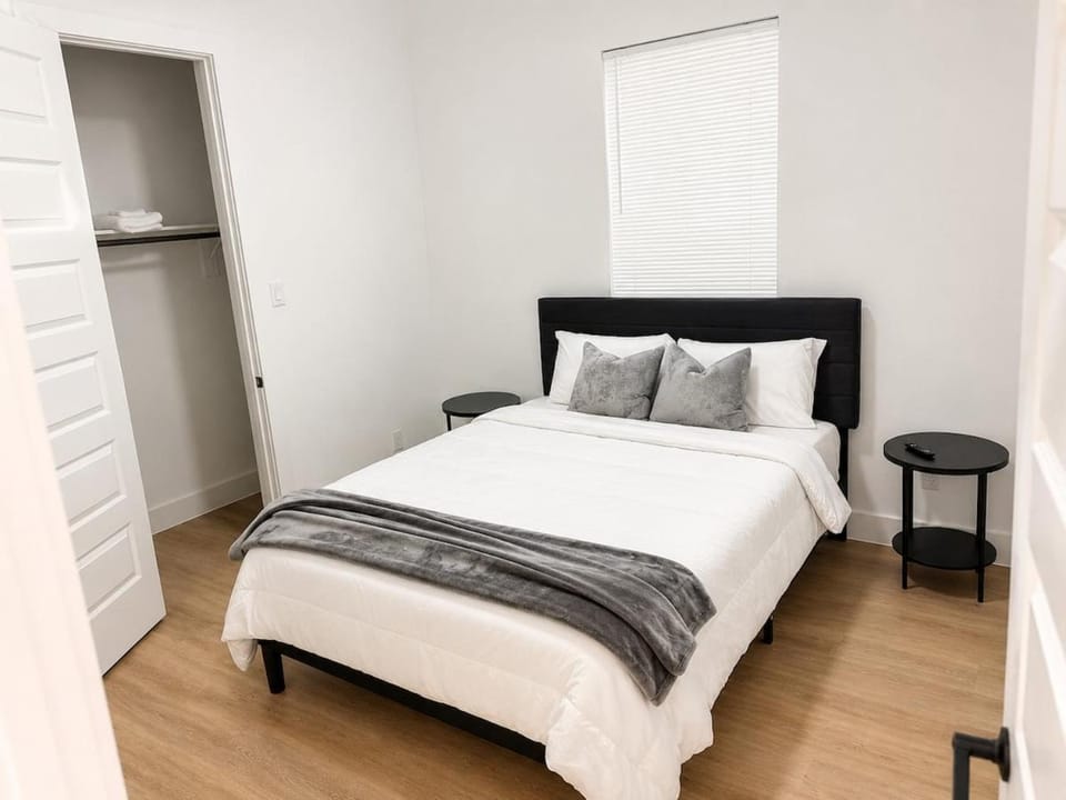 Modern 3BR Luxury Home Near Downtown Houston House in Harris County