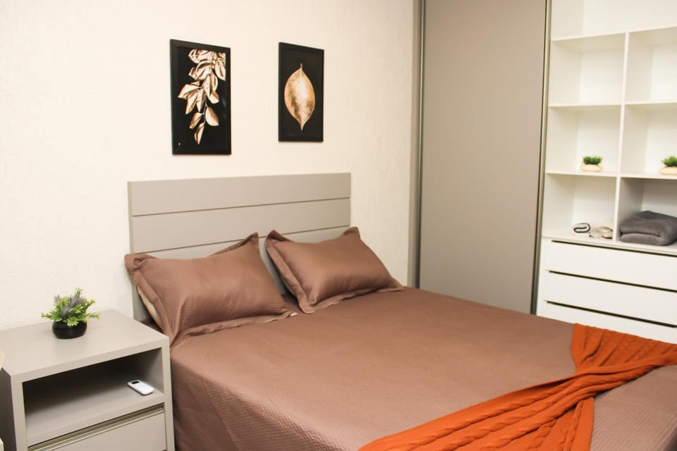 Apto 103 com ar cond - 7 min do aeroporto Apartment in State of Goiás