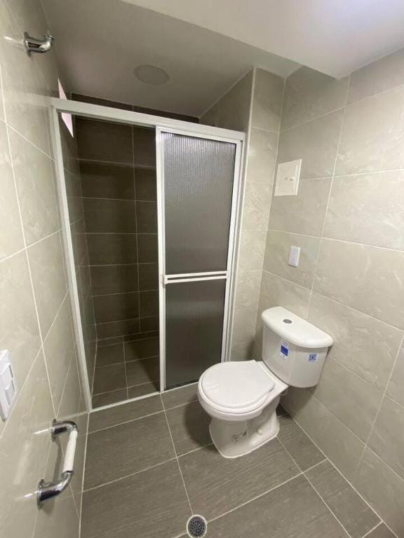 Casa Amplia de 3 Pisos - 3 Habitaciones - Zona Verde de Bucaramanga Apartment in Floridablanca