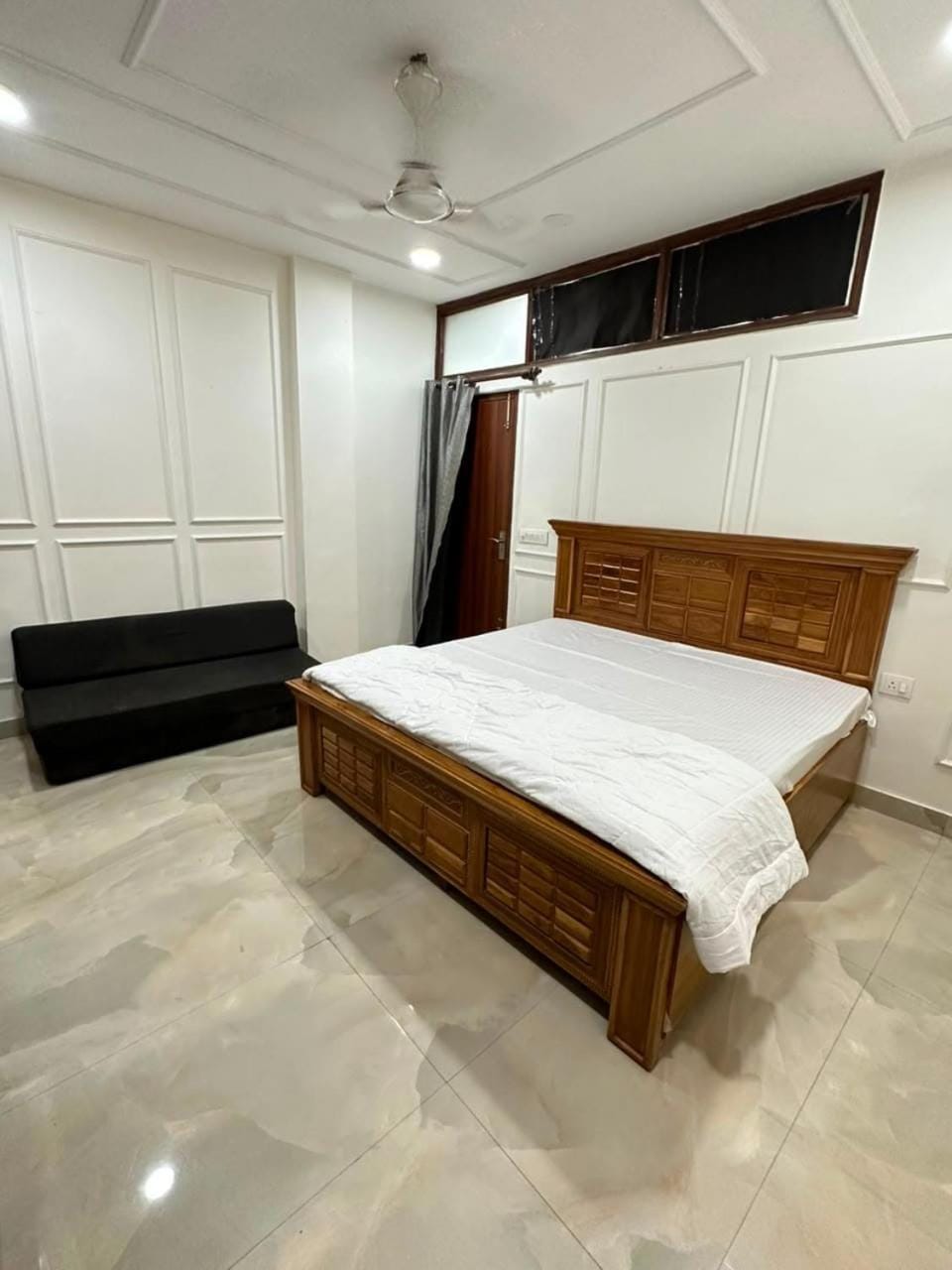 Cozy Independent 2BHK Flat- Jatinder's Residency Apartment in New Delhi