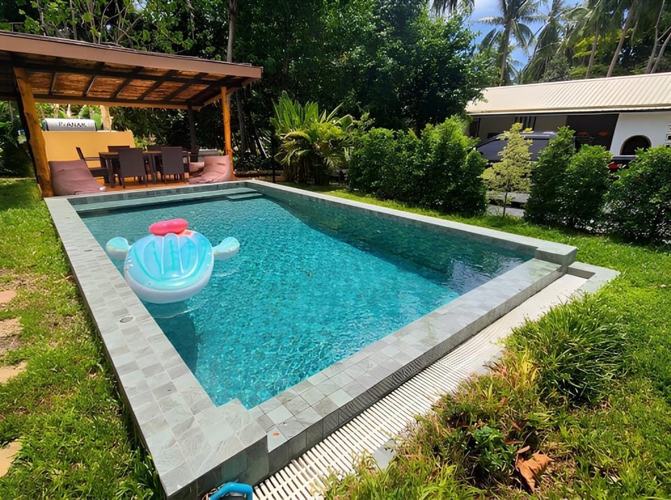 Swimming pool, Swimming pool