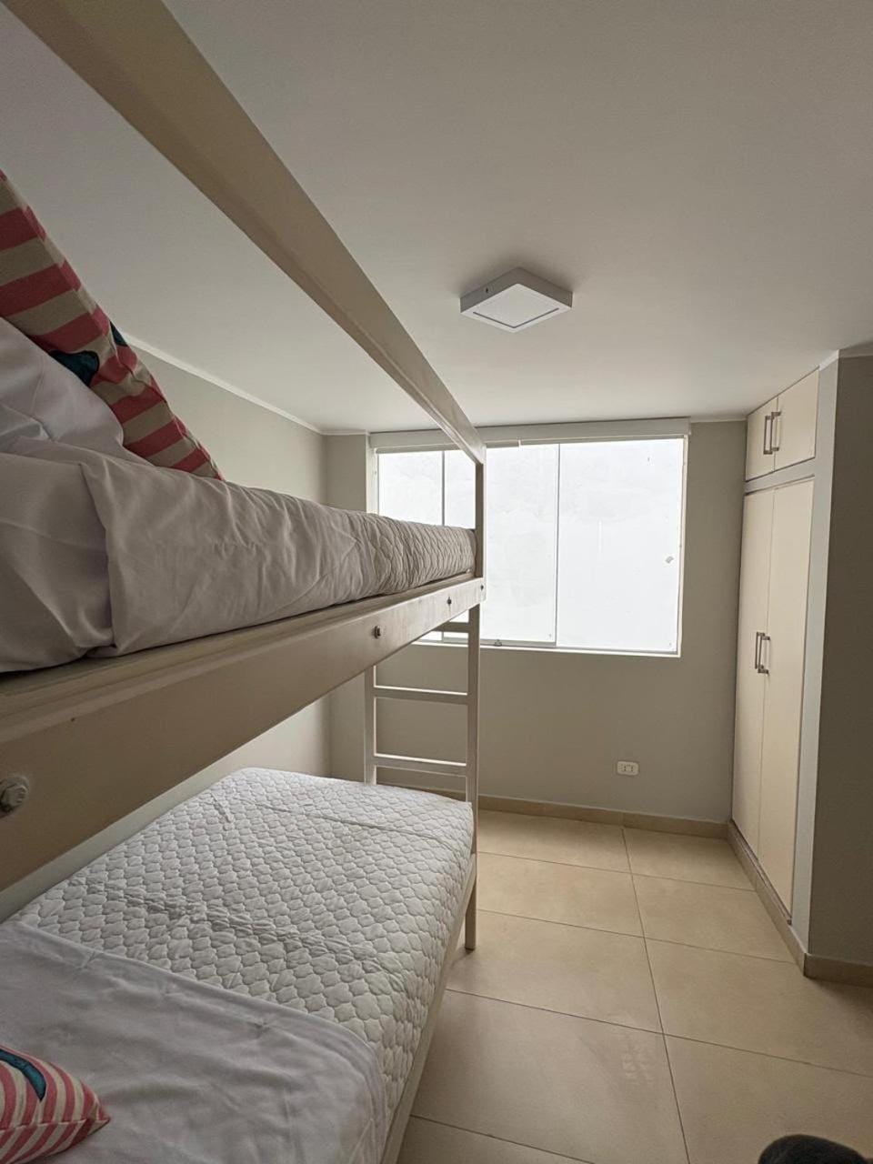 Luxury Apartment with 3 Levels, Rooftop Mirador & BBQ Apartment in Punta Hermosa