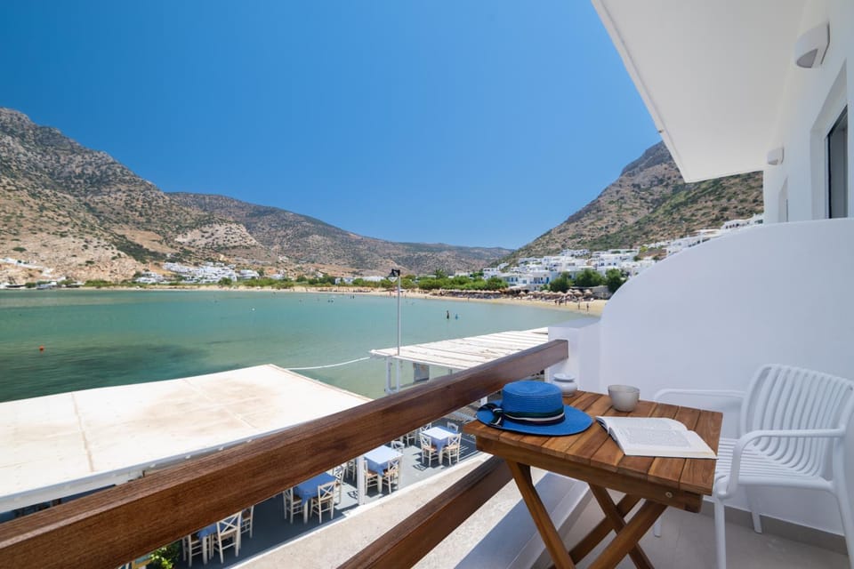 Patio, Day, Natural landscape, View (from property/room), Balcony/Terrace, Dining area, Sea view