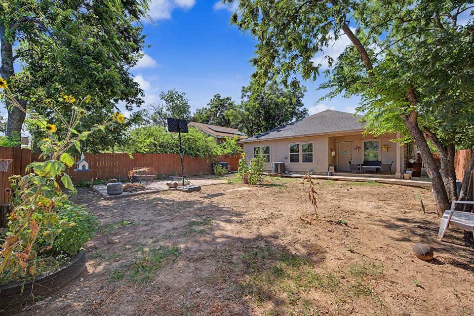 Custom 3BR near Dickies, TCU & Stockyards House in Fort Worth