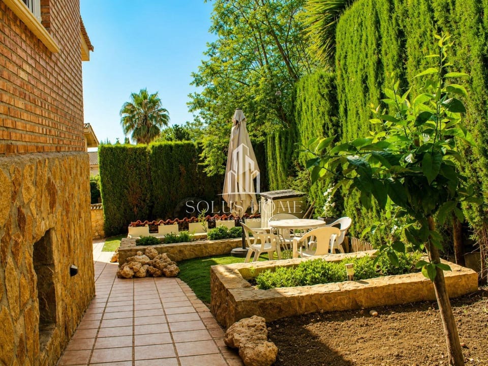 Patio, Garden, Garden view