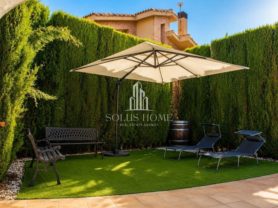 Garden, sunbed