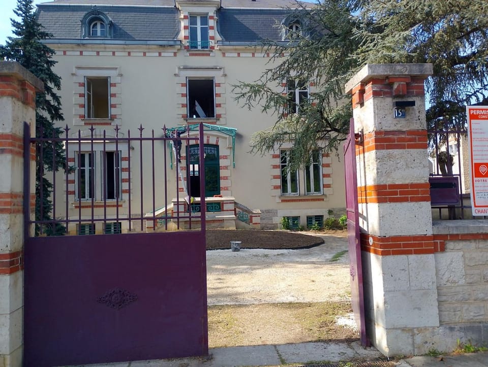Property building, Facade/entrance