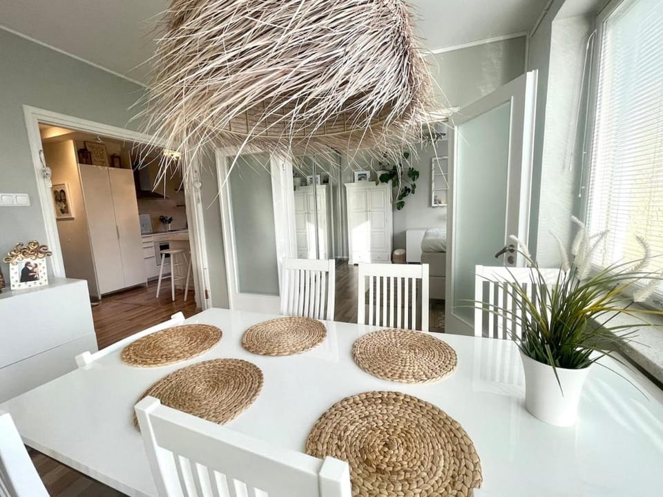 Photo of the whole room, Dining area