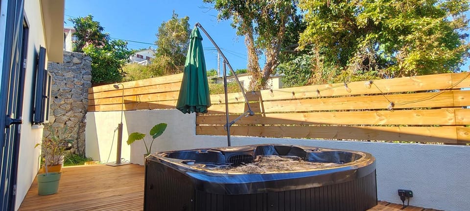 Patio, Natural landscape, Hot Tub