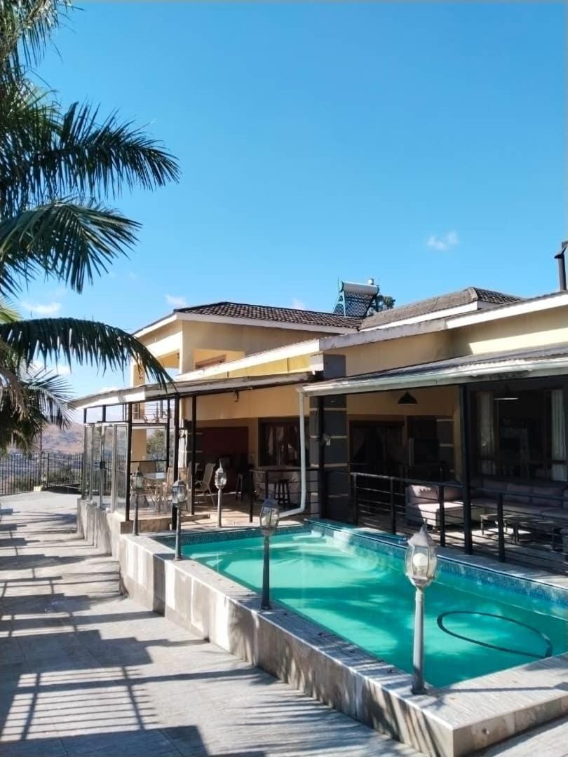 Spacious Executive Stay in Waterford Park House in Africa