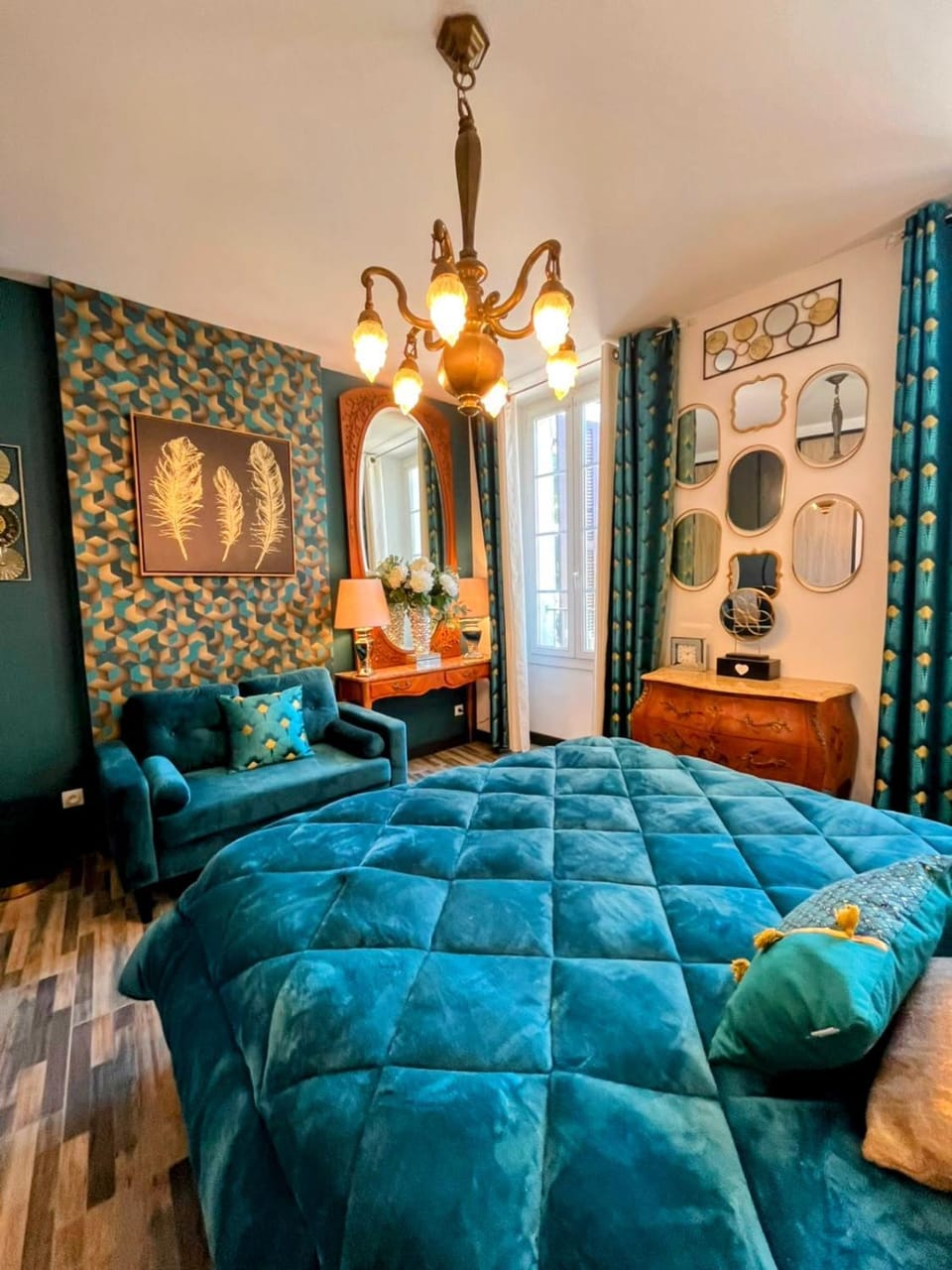 Photo of the whole room