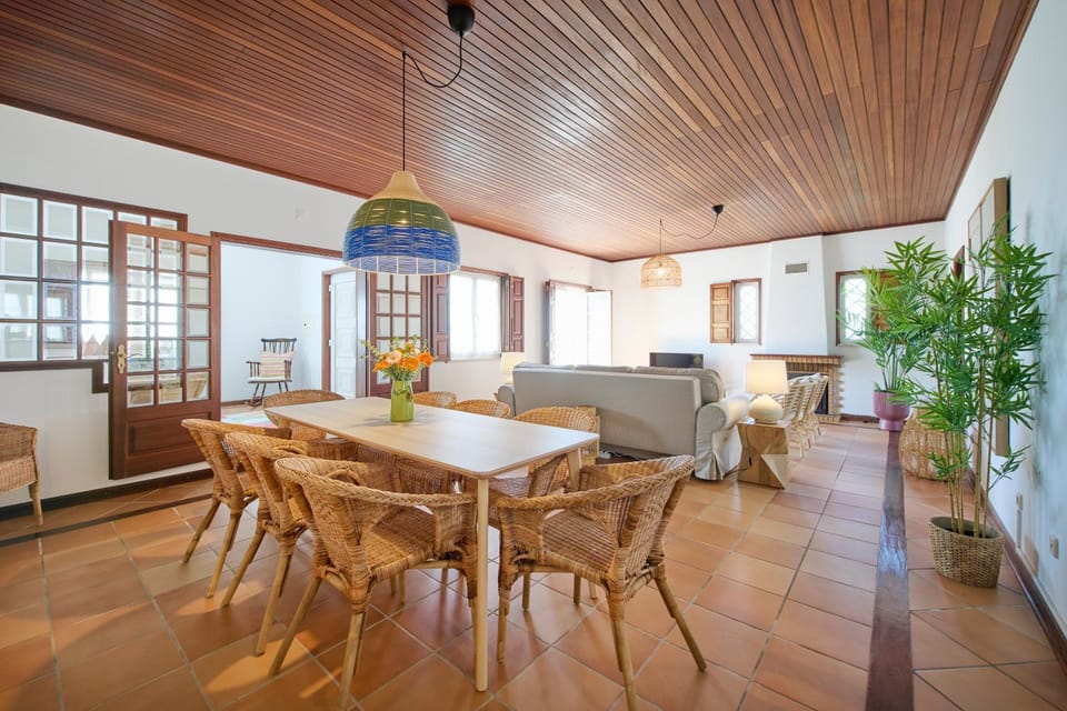 Patio, Living room
