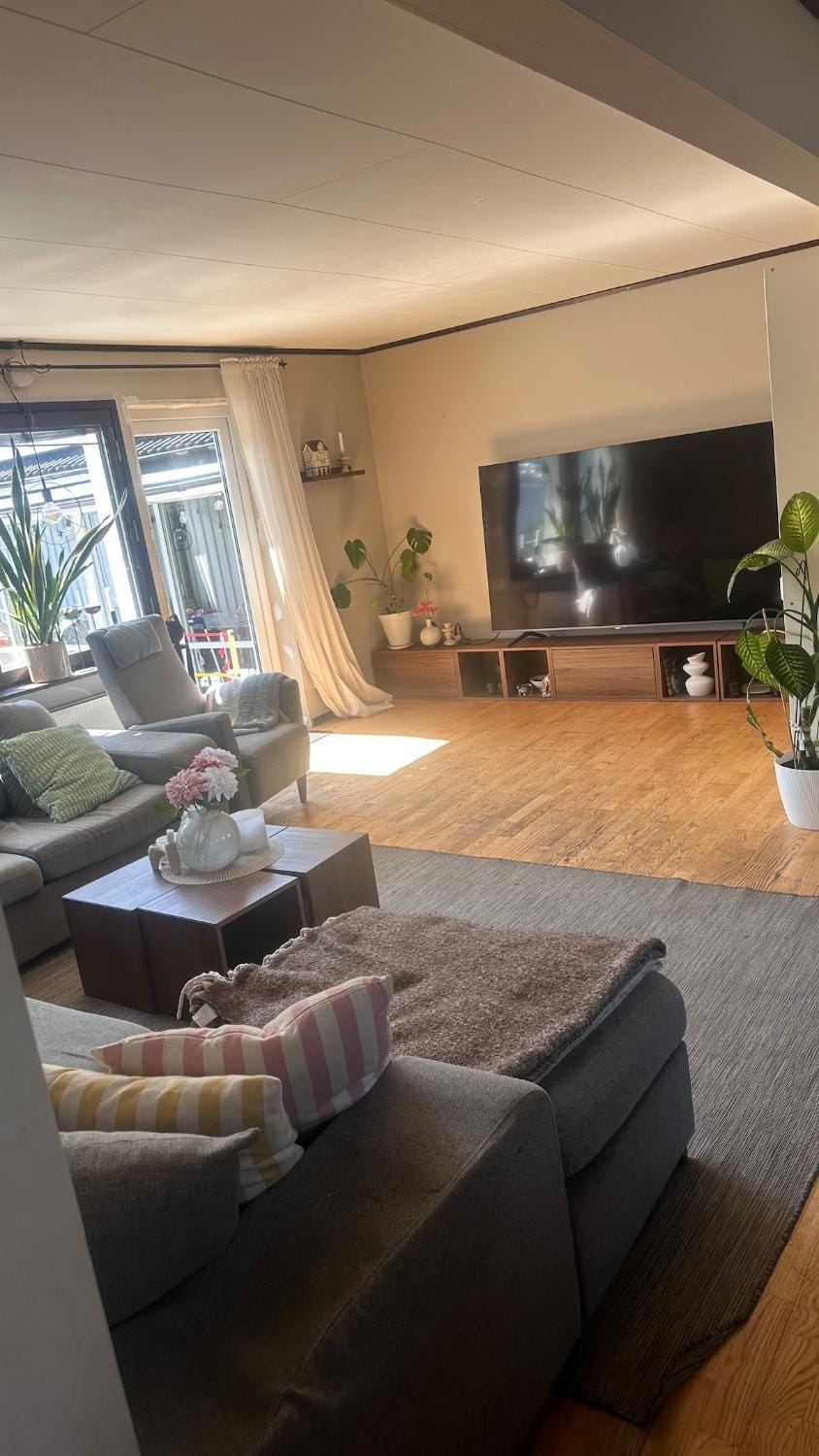 Familjevilla med jacuzzi - nära strand och centrum Villa in Sweden