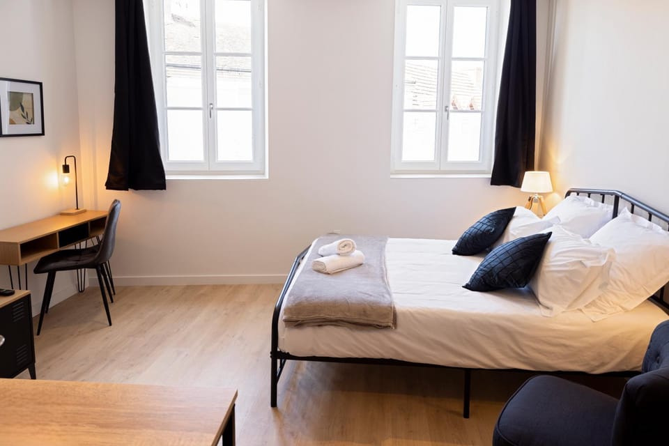 Bed, Bedroom