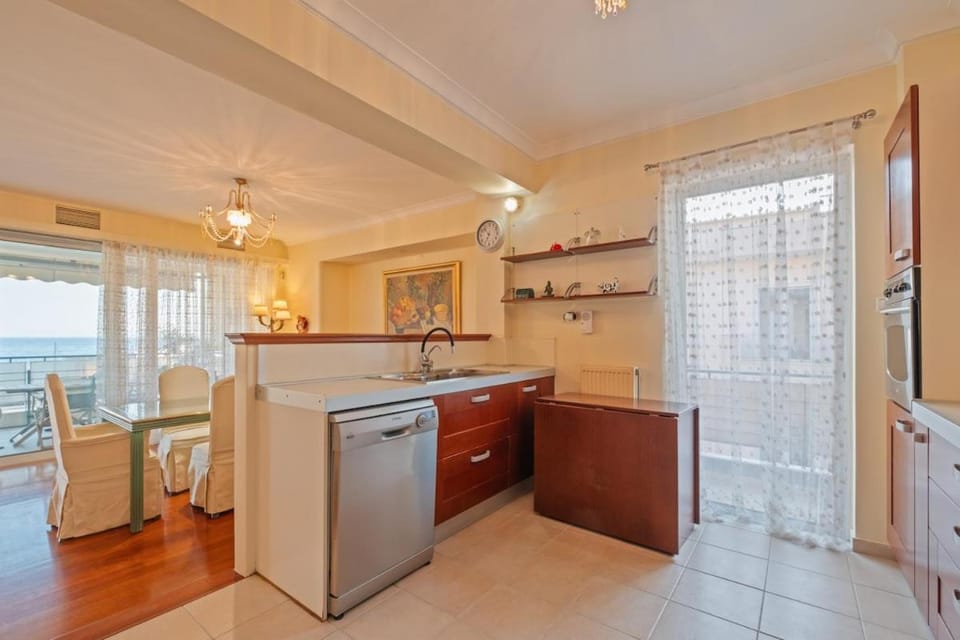 Dining area, kitchen