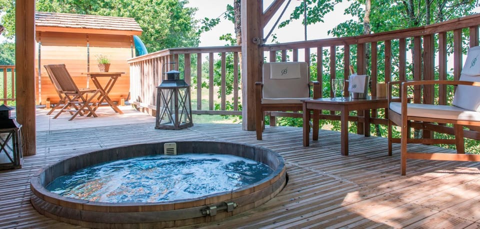 Cabane du Bois des Nauzes Luxury tent in Nouvelle-Aquitaine
