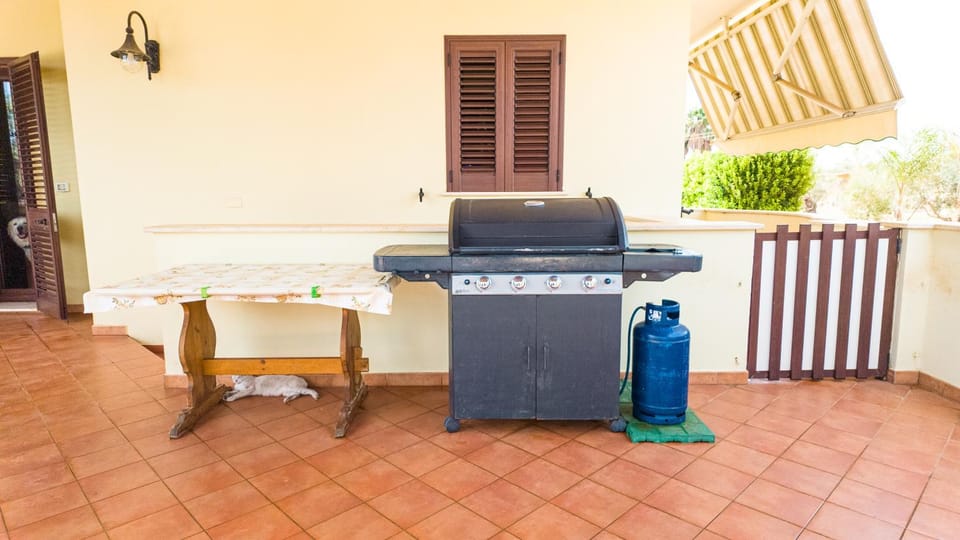 Villa Benvenuti -Tavernetta in villa con piscina 8 posti letto Apartment in Apulia